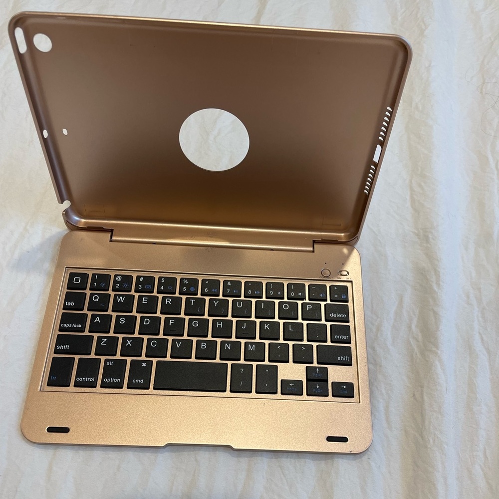 Rose gold I pad case NWOT